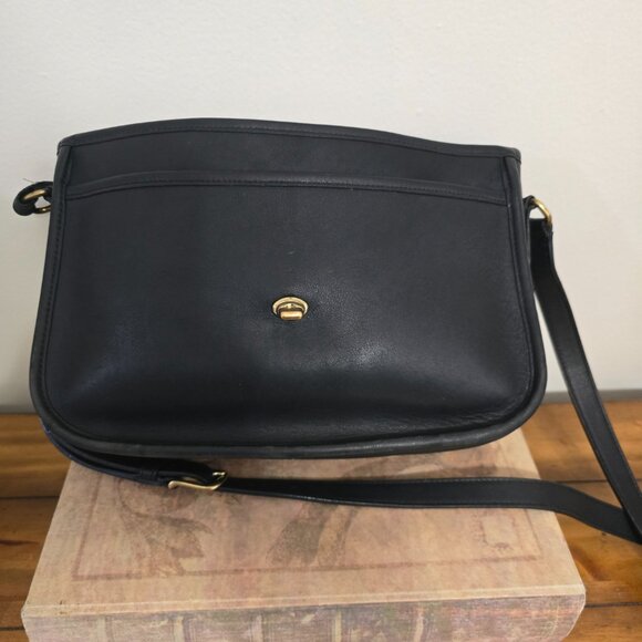 Coach Black and Gold Crossbody Bag with Turn-Lock Closure - Picture 2 of 7